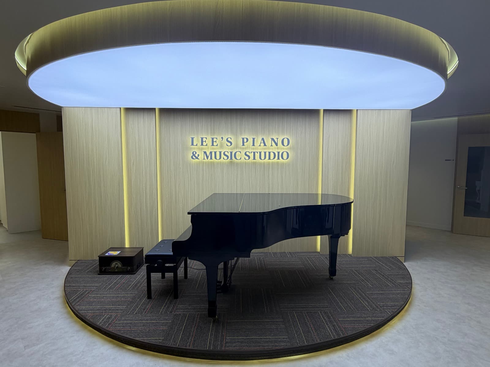 LEE & J MUSIC STUDIO